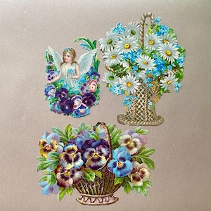 Original viktorianische Papier Collage Scraps, große antike Papierschnipsel, gestanzte / geprägte Blumen und Engel Scrap Ephemera