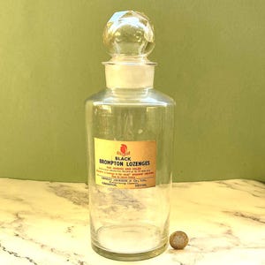 Antike Glaschemikerflaschen, Apotheken-Anzeigenflasche mit Glasstopfen, klares Glasbadezimmerdekor