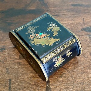 Scatola vintage in stile cinese, scatola per sigarette anni '50, design cinese nero e oro, regalo per la casa