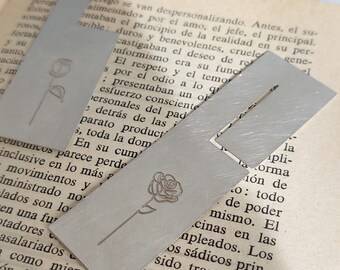 punto de libro de plata de ley con grabado de rosa