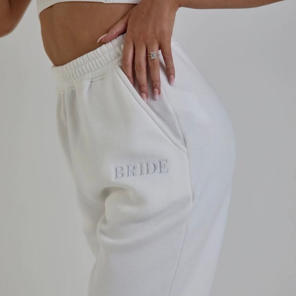 Pantalon de survêtement brodé de mariée blanche, pantalon de survêtement de mariée, joggeurs de mariage, vêtements de salon de mariée, cadeau de mariée, tenue de lune de miel le matin du mariage