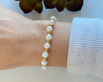 Pearl Stretch Bracelet, Bracelet for Women, Pearl Bracelet, Stretch Bracelet, Beaded Bracelet Gold Pearl Bracelet, Gifts for Her Mom Wife