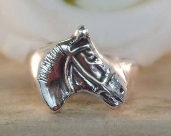 Chunky horse ring, horse ring, animal jewelry ring, equestrian ring, horse lover gift, silver horse,  equestrian jewellery, signet ring