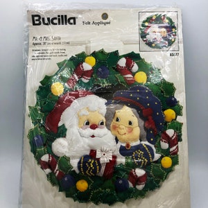 Bucilla Holiday Housecats - Xmas Wreath Felt Applique Kit 89490E