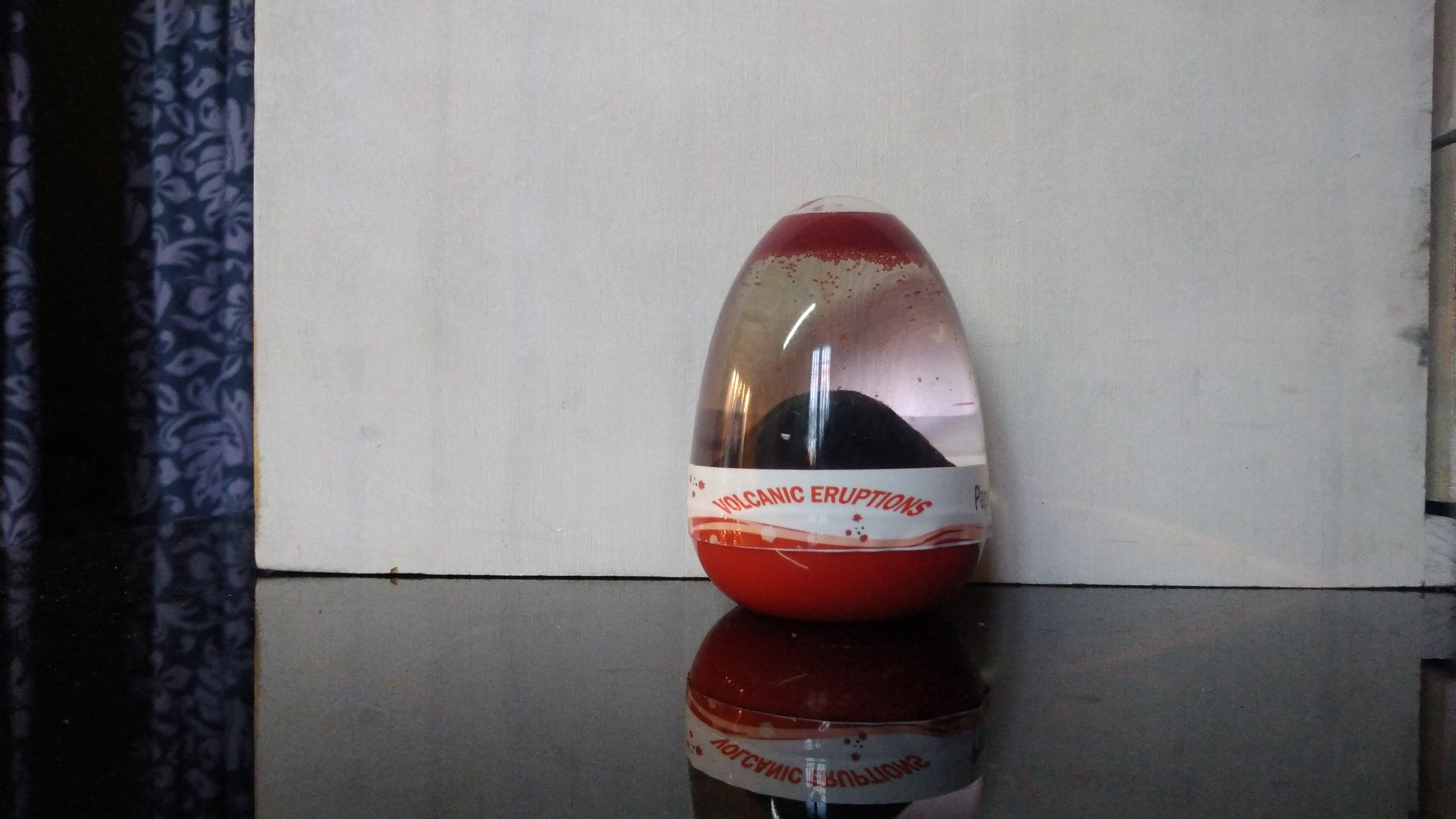 Boule à Neige Inversé Volcan