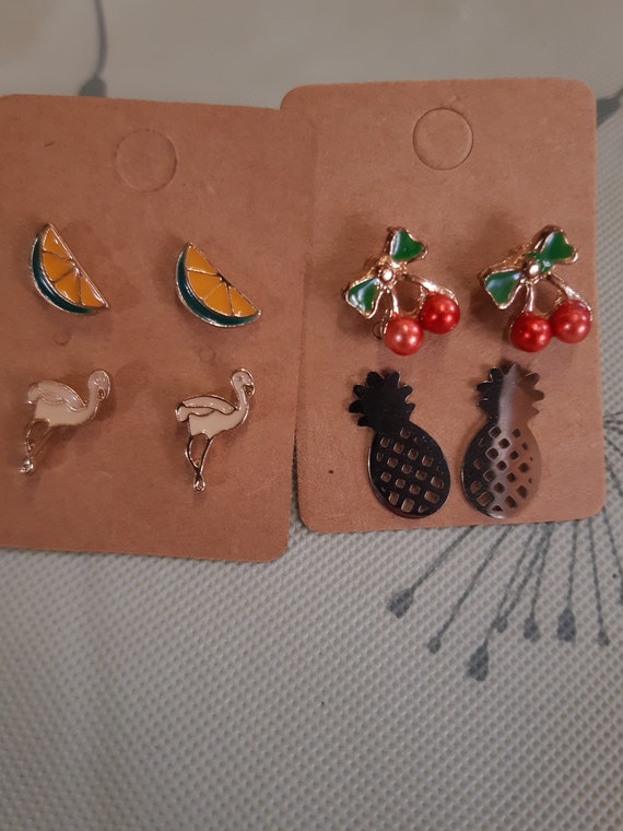 Pin-up earrings