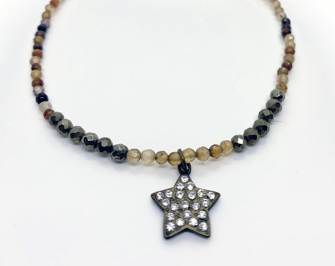 CHOKER NECKLACE 10/golden agate and hematite with star pendant