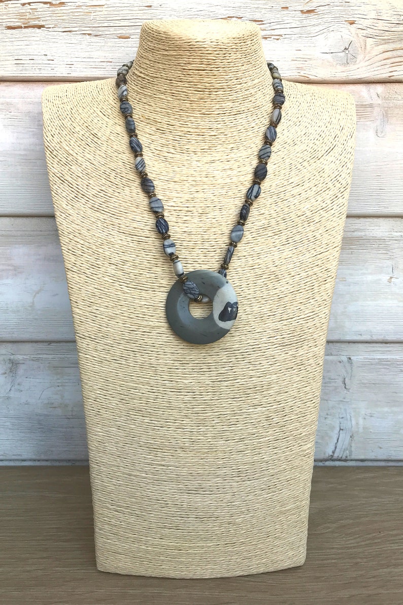 elegant and casual PICASSO Necklace I Semi-preciouspiedrasgrey mesh jasperdonut jasper Brush pendantboho chic