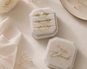 Caja para anillos de terciopelo biselado con triple ranura personalizada – Soporte para anillos de boda y compromiso – Diseño cuadrado moderno