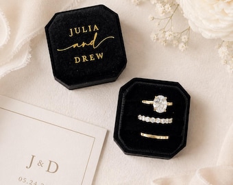 Caja para anillos de terciopelo biselado con triple ranura personalizada – Soporte para anillos de boda y compromiso – Diseño cuadrado moderno