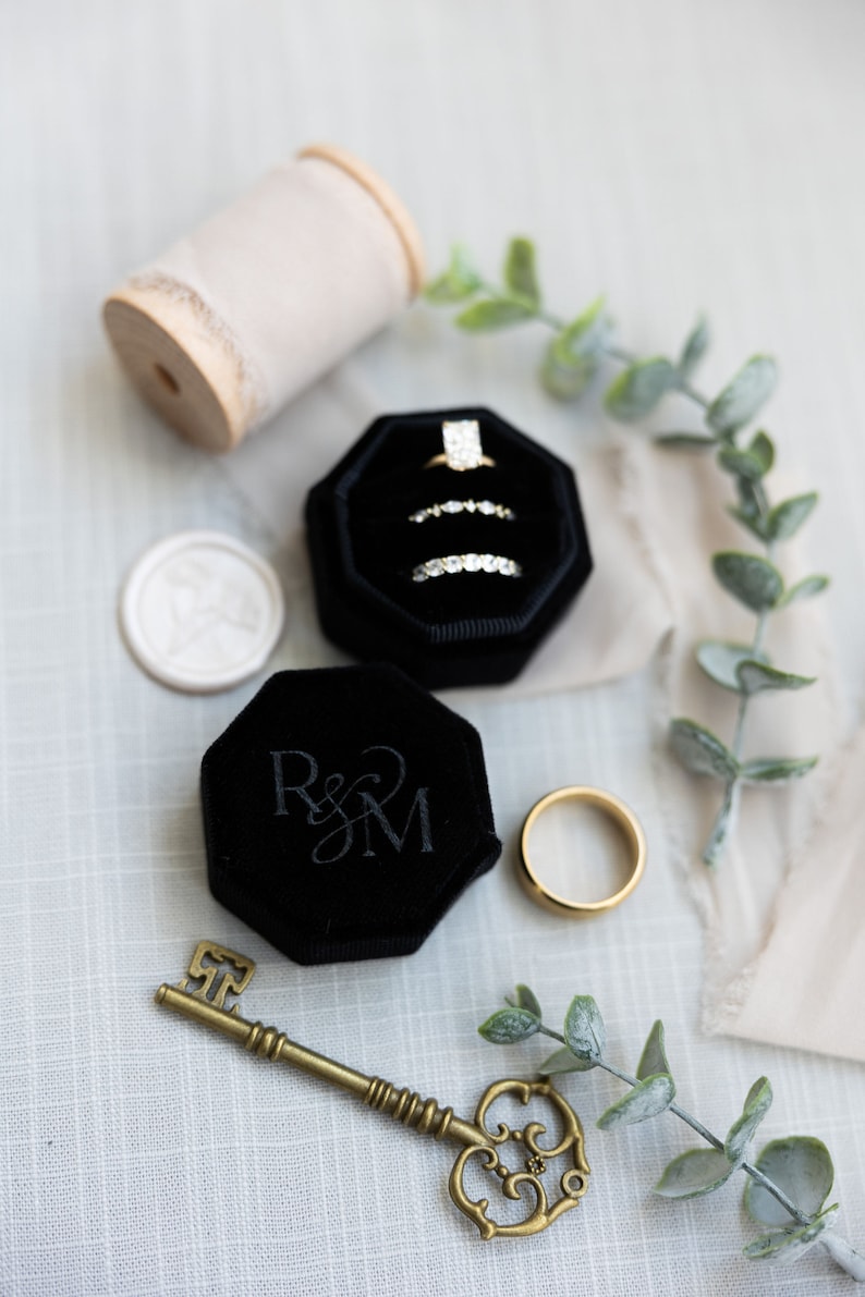 Triple Slot Octagon Velvet Ring Box