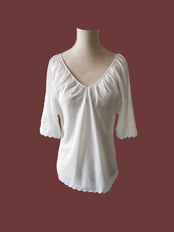 Vintage Blouse/ 70s Folk Blouse / Embroidered Blou