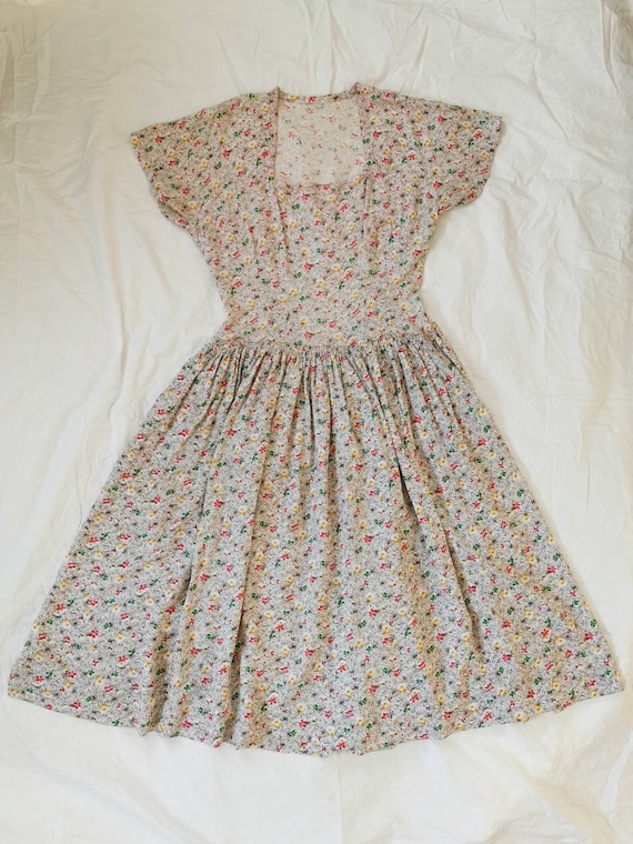 1940s Dress / 40s Day Dress / Floral Dress / Vinta