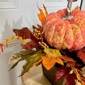 Centro de mesa de calabaza de otoño: arreglo otoñal para el hogar imagen 5