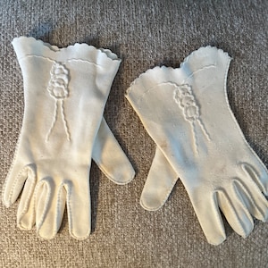 Ladies white cloth gloves vintage