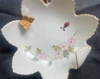 Hand painted raised detail candy/ nut dish Woodworth vintage 1964