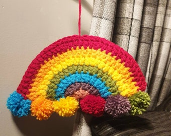 Regenbogen Gehäkelte Wandbehang; Gehäkelte Regenbogen; Wohnkultur; Regenbogen Wohndeko; Regenbogen Pompom; Pompom Wohnkultur; Wohnaccessoires