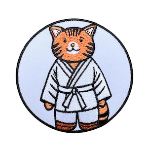 空手猫パッチ（3インチ）刺繍入りアイロン/縫い付けバッジ かわいい格闘技子猫 子供用 白帯ギフトパッチ