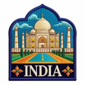 Può includere: Toppa ricamata raffigurante il Taj Mahal in India. Il design presenta un edificio in marmo bianco con una cupola centrale, affiancato da minareti, su uno sfondo di cielo blu nuvoloso. La parola "INDIA" è visualizzata in lettere bianche su uno stendardo blu navy.