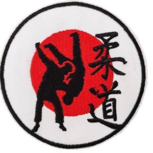 柔道パッチ（3インチ）刺繍入りアイロンまたは縫い付けバッジ着物着物日本の武道日本柔道着トレーニングバッグ、バックパック、DIYギフトパッチ