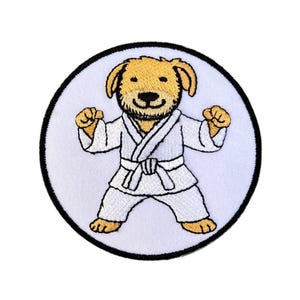 Karatehondpatch (3 inch) geborduurde ijzeren/naaide badge Leuke vechtsporten puppy kinderen witte riem cadeauflarden