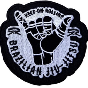 キープオンローリングパッチ（3.5インチ）ブラジリアン柔術アイロン/縫い付けバッジシャカハンドBJJ着物GI、ジムバッグ、帽子、シャツ、バックパックギフトパッチ