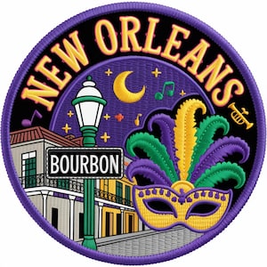 Może przedstawiać: Haftowana naszywka z napisem "NEW ORLEANS" w złotych literach. Przedstawia scenę uliczną ze znakiem "BOURBON", półksiężycem, nutami i maską Mardi Gras w kolorze żółtym, zielonym i fioletowym. Trąbka jest również dołączona.