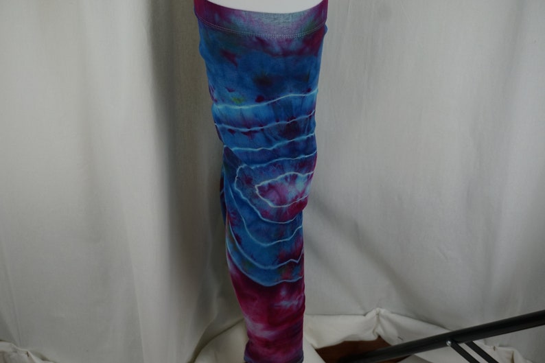 Fractal effect XSmall Capri length leggings LGCXS1644.