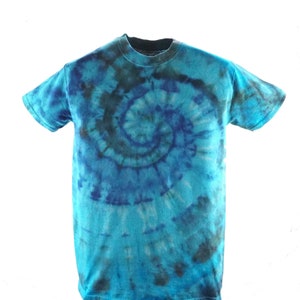 Fractal effect Unisex Small crew neck short sleeve tie dye shirt. Psychedelic tie dye shirt. USSS1434