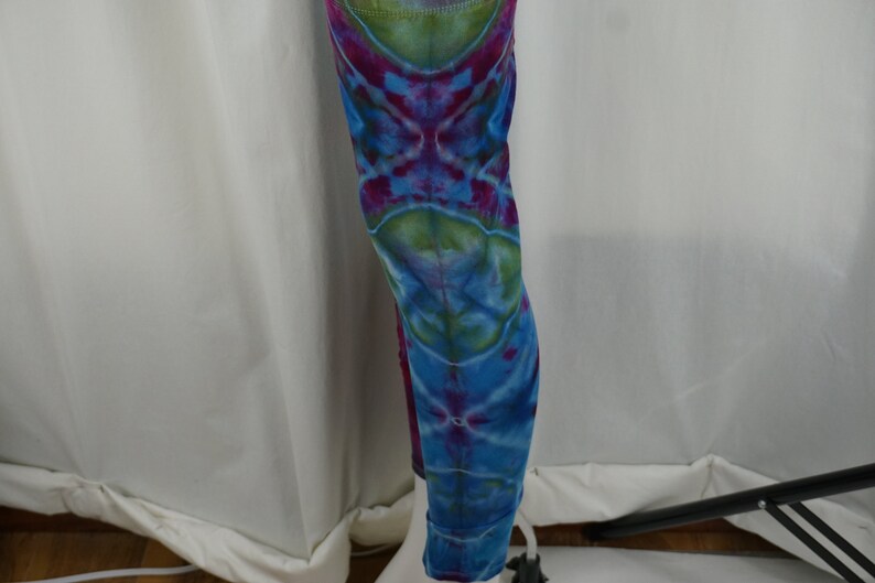 Fractal effect XSmall Capri length leggings LGCXS1644.