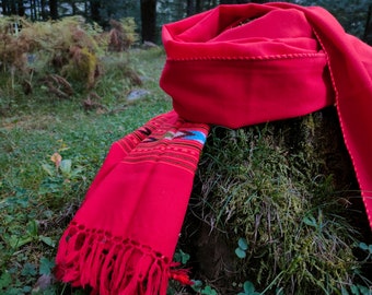 Bufanda de lana roja tejida a mano, chal unisex, estilo himalayo
