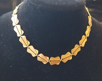 Flat Gold Toned Necklace