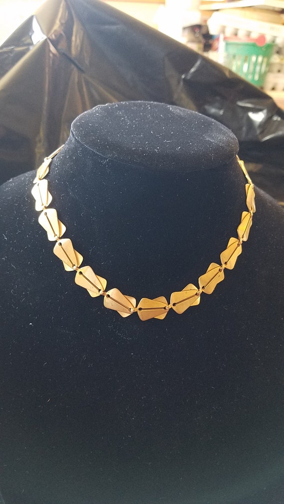 Flat Gold Toned Necklace