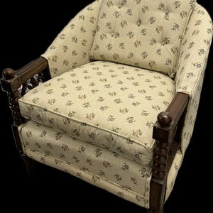 ANTIQUE CHAIR MCM Victorian