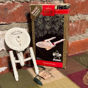 STAR TREK ENTERPRISE light up ship ornament 1991