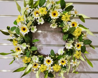 Spring yellow flowers wreath, Front door flowers wreath, Flower berry wreath, Summer sunflowers wreath, Everyday wreath