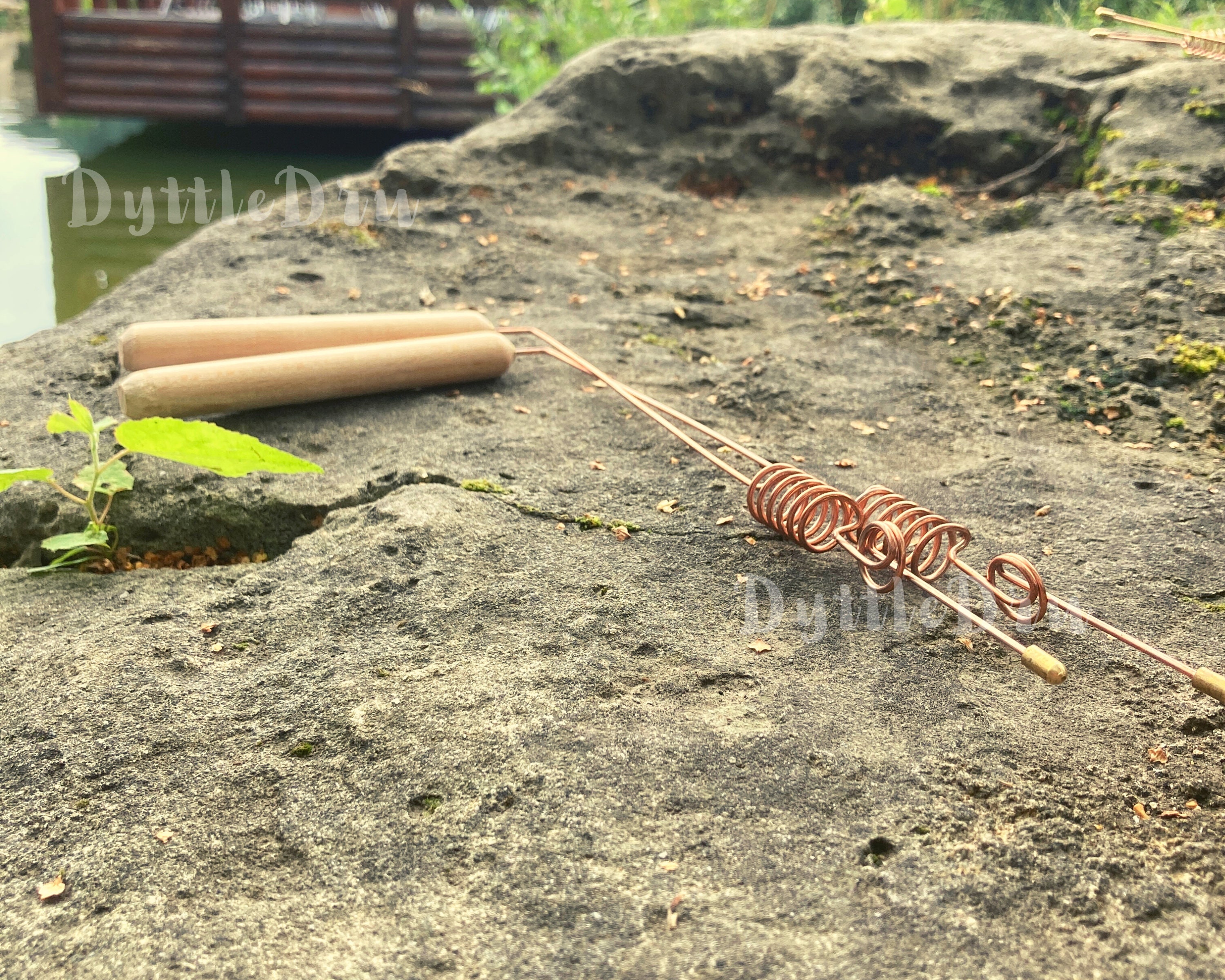 2 Copper Dowsing Rods With Double Resonator Dowsing Pendulum as Gift