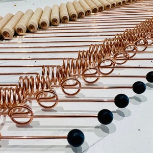 Varilla de radiestesia de cobre hecha a mano con punta de shungita | Varilla de adivinación | Varillas de radiestesia de cobre con cristales | Sacred Cubit 144 MHz