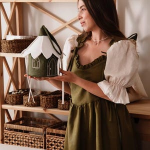 Patrón de costura para casa de muñecas suave (tutorial en PDF), casa de flores de lino, casa para muñecas, casa de muñecas portátil, casa de muñecas de tela, mini casa de muñecas