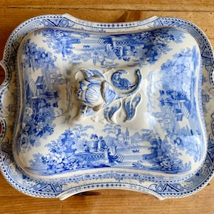 Piatto coperto Ridgway Blue Transferware, motivo Spanish Villa