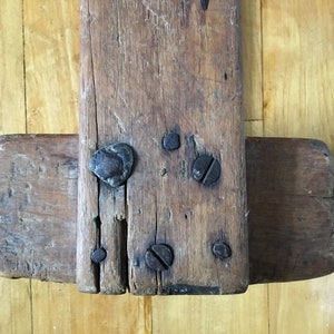Antique Saddle Vise