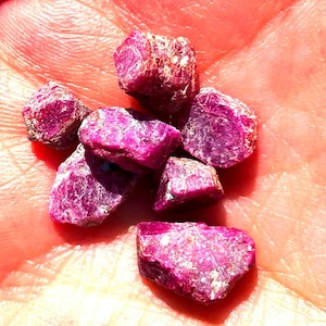 raw ruby gemstone pink red vibrant gems natural uncut ruby lapidary grade rubies raw ruby from Burma fuschia ruby gemstones jewelry grade uk