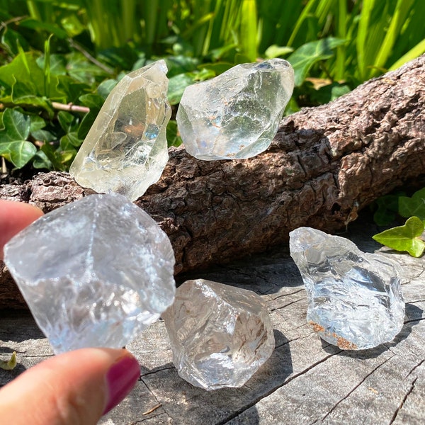 Clear quartz raw quartz, rough clear quartz, rough rock uk, raw crystals in UK, affordable quartz. raw quartz stone, rough quartz crystal uk
