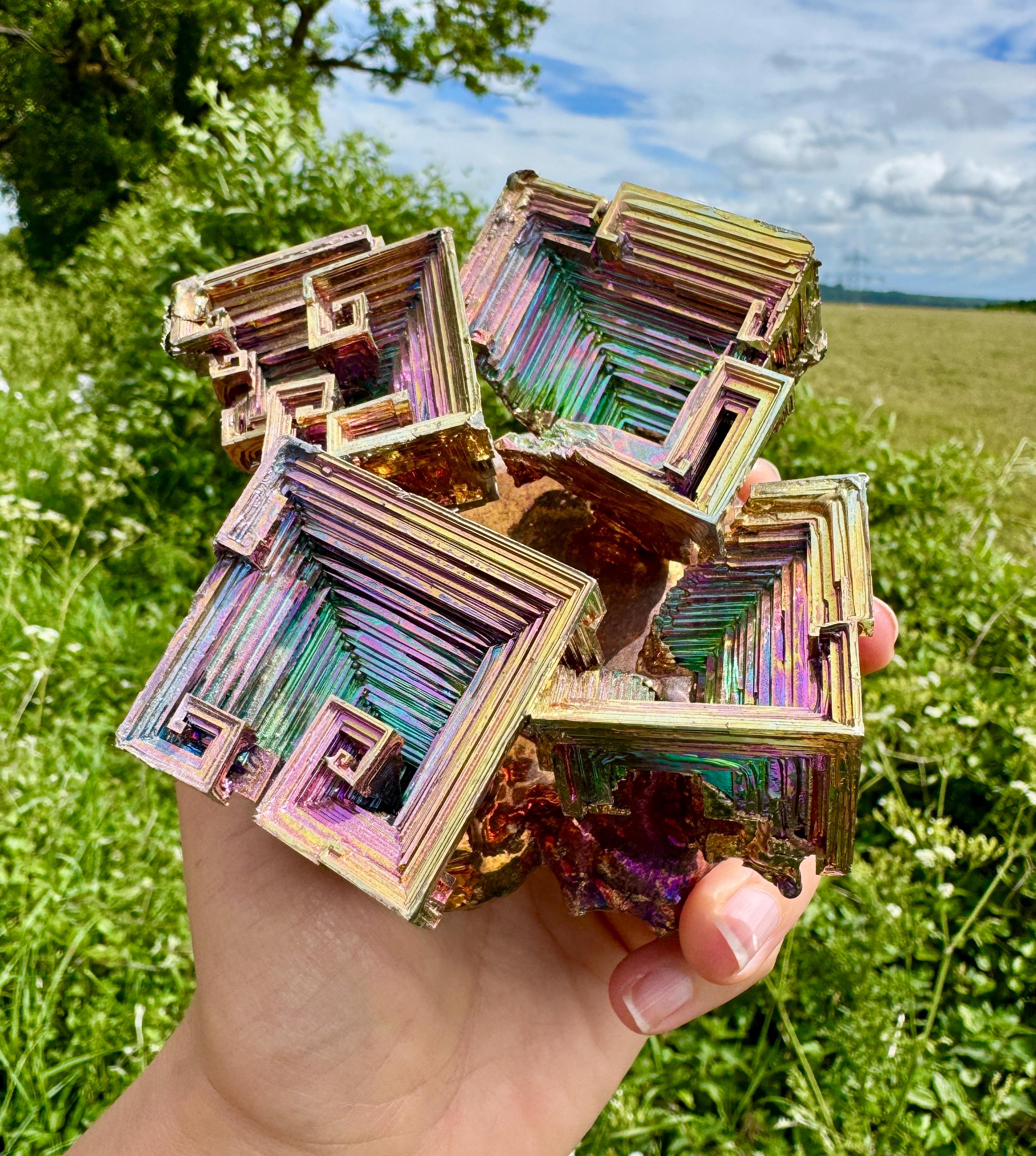 Embarking stone Bismuth cluster inspiring you to take the first step on your personal growth journey. Embarking bismuth cluster ships today