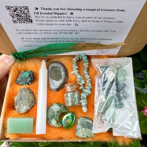 Piedras verdes de la suerte, caja de cristales de elfo, regalos minerales fósiles, paquete de cristales de peridoto en bruto, suerte de los irlandeses, cristales de abundancia, piedra de la prosperidad del Reino Unido