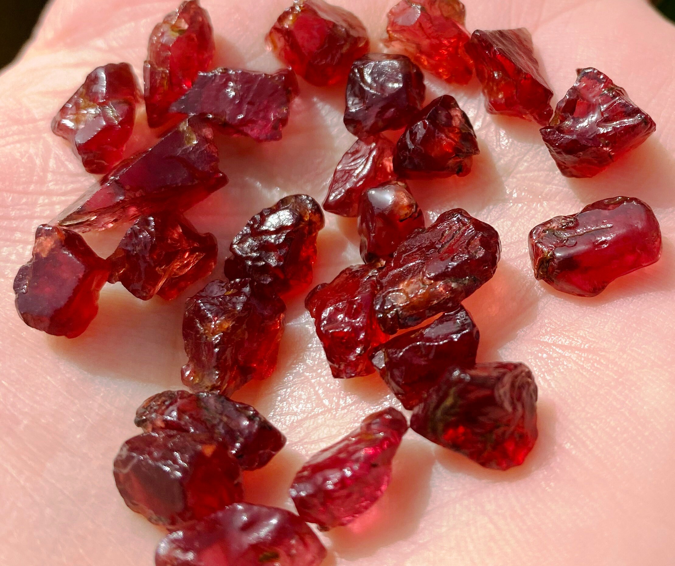 10 Piece Natural Raw Garnet Crystal, Raw Garnet Stone, Rough Gemstone,  Jewelry Making, Healing Crystal, Crystal Shop 