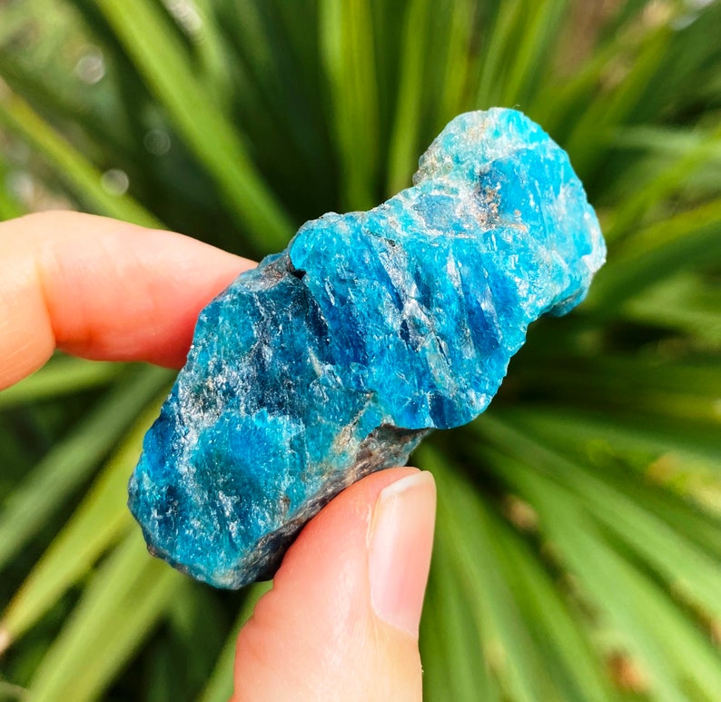 raw turquoise apatite, elf kendal hippies, rare bright blue positivity stone, turquoise crystals uk, turquoise apatite stone shipped fast uk image 7