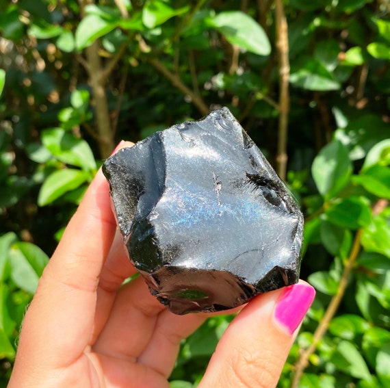 BOLA CRISTAL NEGRO 10 CM – Reino Mineral