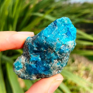 raw turquoise apatite, elf kendal hippies, rare bright blue positivity stone, turquoise crystals uk, turquoise apatite stone shipped fast uk image 2