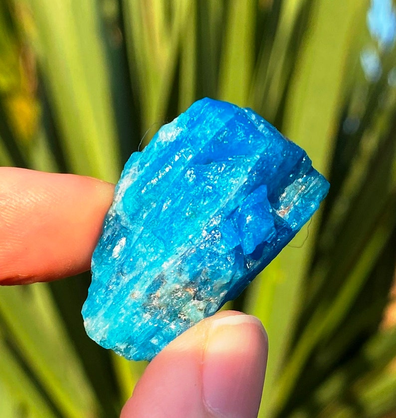 raw turquoise apatite, elf kendal hippies, rare bright blue positivity stone, turquoise crystals uk, turquoise apatite stone shipped fast uk image 10